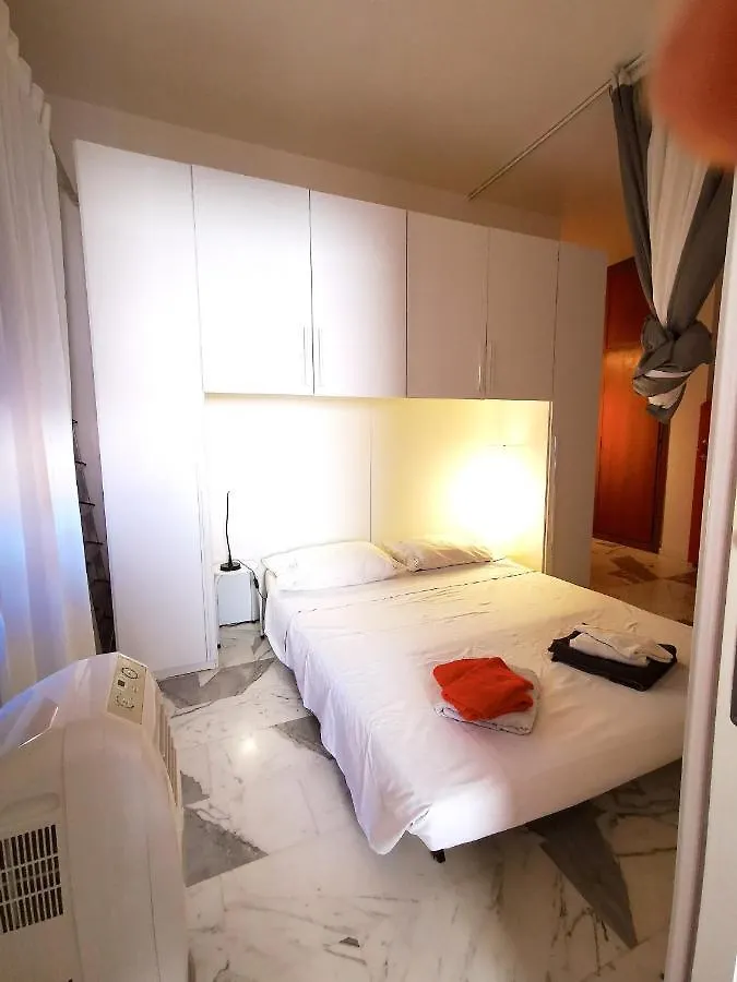 Rouge Studio - 10 Min From Vatican Apartment