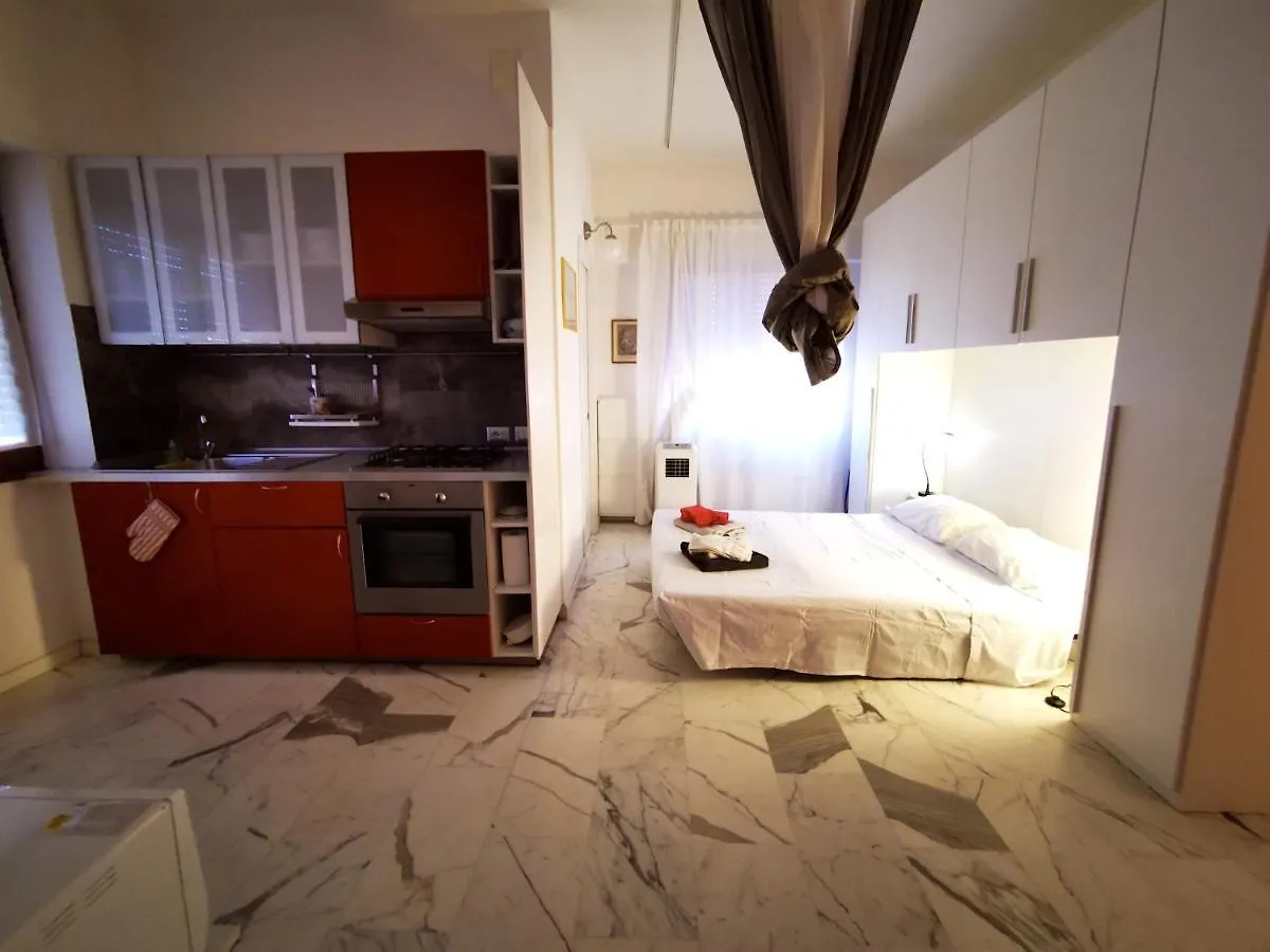 Rouge Studio - 10 Min From Vatican Apartment 0*, Rome Italy